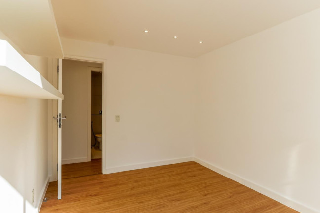 Imagem Apartamento com 2 Quartos à Venda, em Copacabana - Rio De Janeiro Imagem Apartamento com 2 Quartos à Venda, em Copacabana - Rio De Janeiro