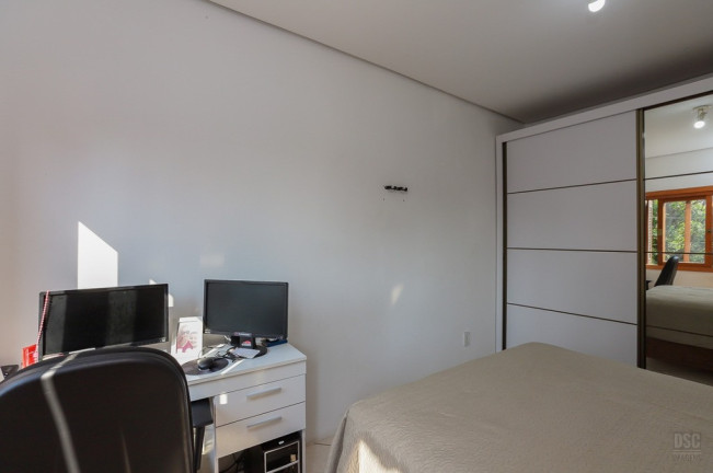 Imagem Casa com 2 Quartos à Venda, 85 m² em Hípica - Porto Alegre Imagem Casa com 2 Quartos à Venda, 85 m² em Hípica - Porto Alegre