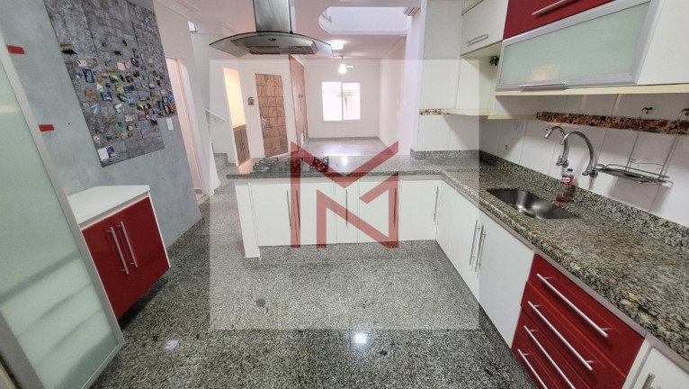 Imagem Casa com 3 Quartos à Venda, 180 m² em Enseada - Guarujá