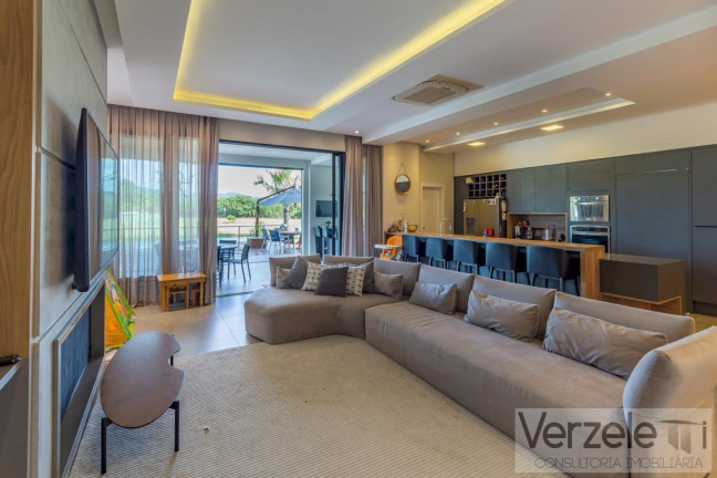Imagem Casa com 4 Quartos à Venda, 600 m² em São Francisco De Assis - Camboriú Imagem Casa com 4 Quartos à Venda, 600 m² em São Francisco De Assis - Camboriú