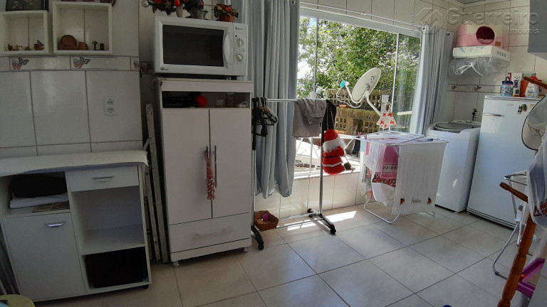 Imagem Casa com 8 Quartos à Venda, 190 m² em Agronômica - Florianópolis Imagem Casa com 8 Quartos à Venda, 190 m² em Agronômica - Florianópolis