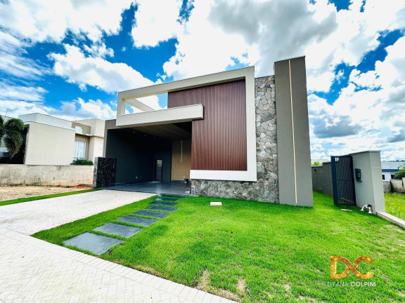 Casa com 3 Quartos à Venda, 235 m² em Santa Rosa - Cuiabá