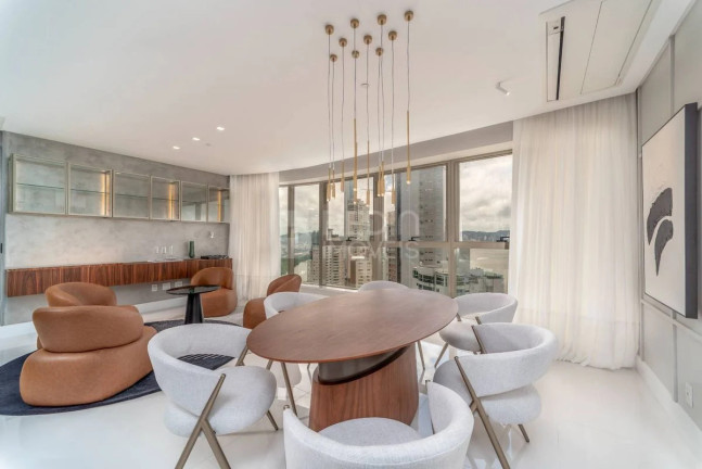 Imagem Apartamento com 4 Quartos à Venda, 256 m² em Centro - Balneário Camboriú