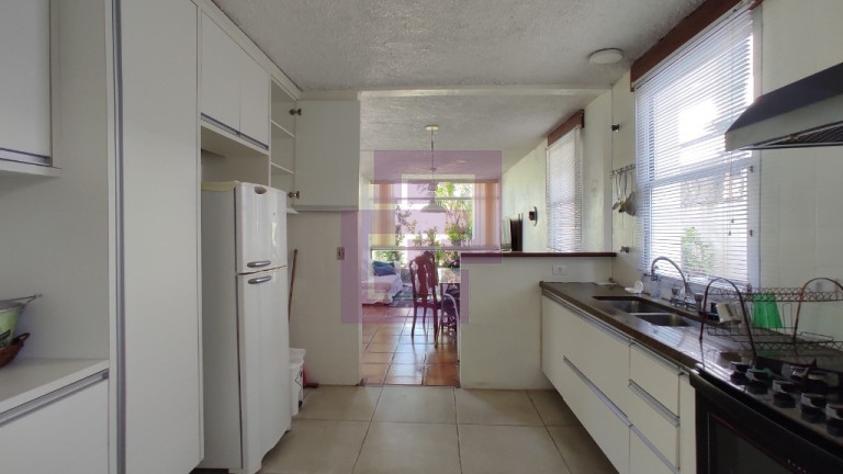 Imagem Sobrado com 3 Quartos para Alugar, 375 m² em Enseada - Guarujá