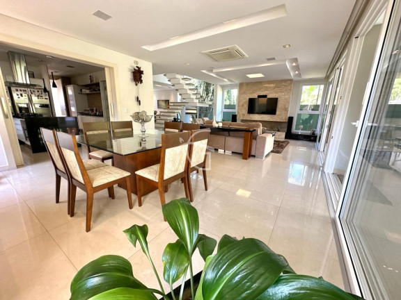 Imagem Casa com 3 Quartos à Venda, em América - Joinville Imagem Casa com 3 Quartos à Venda, em América - Joinville