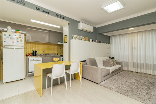 Imagem Imóvel com 2 Quartos à Venda, em Passo Da Areia - Porto Alegre Imagem Imóvel com 2 Quartos à Venda, em Passo Da Areia - Porto Alegre