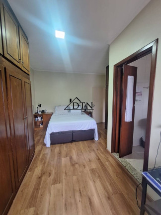 Imagem Sobrado com 3 Quartos à Venda, 263 m² em Vila Bastos - Santo André