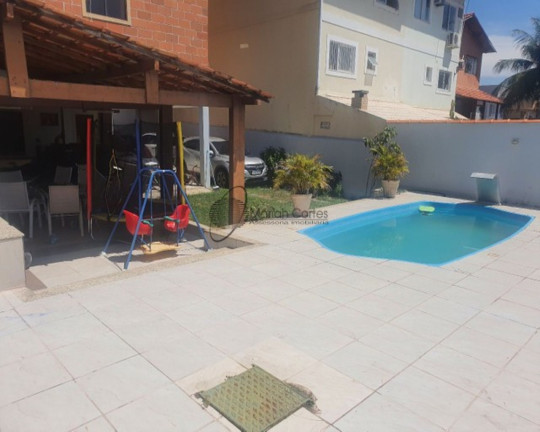 Casa com 5 Quartos à Venda,  em Itaipu - Niterói