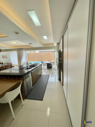 Imagem Casa de Condomínio com 5 Quartos à Venda, em Condomínio Horizontal Vila Rica - Balneário Camboriú Imagem Casa de Condomínio com 5 Quartos à Venda, em Condomínio Horizontal Vila Rica - Balneário Camboriú