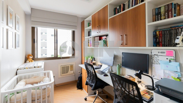 Imagem Apartamento com 3 Quartos à Venda, 81 m² em Petrópolis - Porto Alegre Imagem Apartamento com 3 Quartos à Venda, 81 m² em Petrópolis - Porto Alegre