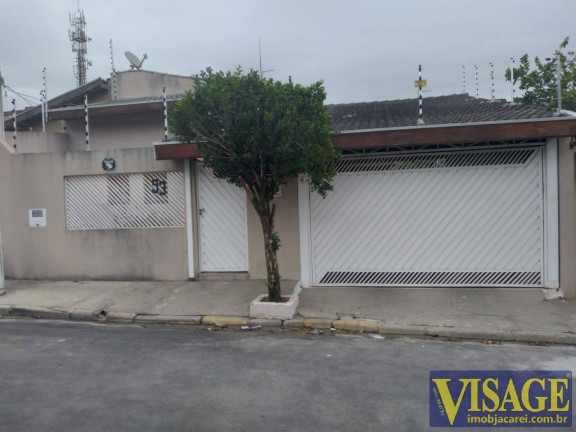 Casa com 3 Quartos à Venda,  em Pq. Itamaraty - Jacareí