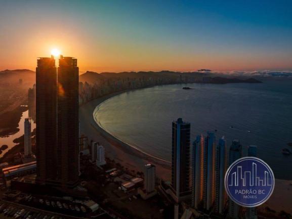 Imagem Apartamento com 4 Quartos à Venda, 261 m² em Centro - Balneário Camboriú Imagem Apartamento com 4 Quartos à Venda, 261 m² em Centro - Balneário Camboriú