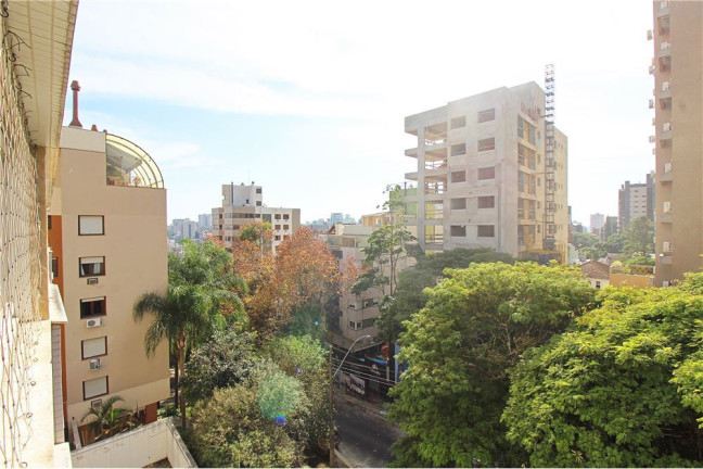 Imagem Imóvel com 3 Quartos à Venda, em Rio Branco - Porto Alegre Imagem Imóvel com 3 Quartos à Venda, em Rio Branco - Porto Alegre