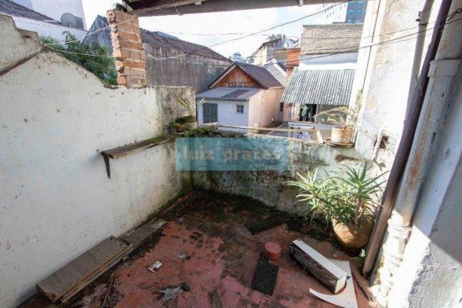 Imagem Casa com 5 Quartos à Venda, 144 m² em Independência - Porto Alegre