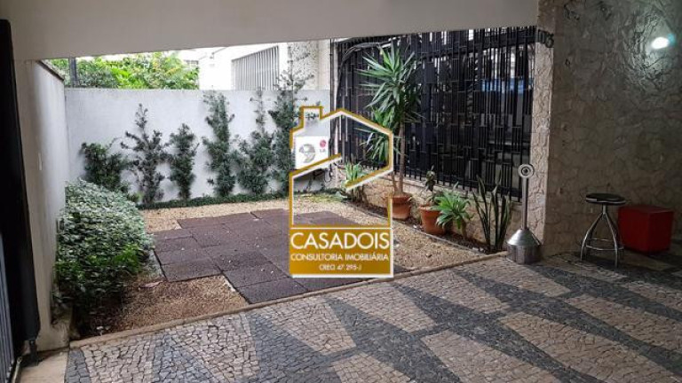 Casa com 8 Quartos à Venda, 400 m² em Vila Mariana - São Paulo