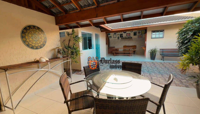Imagem Sobrado com 4 Quartos à Venda, 246 m² em Jardim Aruan - Caraguatatuba Imagem Sobrado com 4 Quartos à Venda, 246 m² em Jardim Aruan - Caraguatatuba