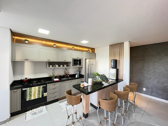 Apartamento à Venda, 195 m² em Zona I - Umuarama