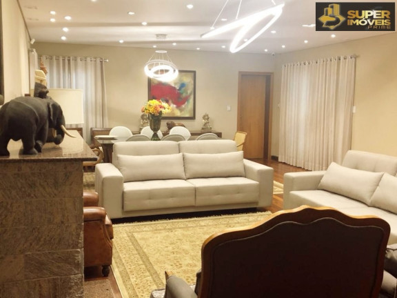 Casa com 4 Quartos à Venda, 864 m² em Centro - Pelotas