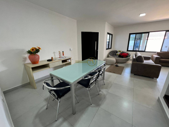 Imagem Sobrado com 4 Quartos à Venda, 218 m² em Centro - Peruíbe Imagem Sobrado com 4 Quartos à Venda, 218 m² em Centro - Peruíbe