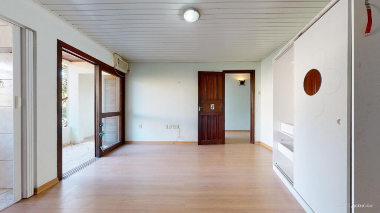 Imagem Imóvel com 3 Quartos à Venda, 390 m² em Agronomia - Porto Alegre Imagem Imóvel com 3 Quartos à Venda, 390 m² em Agronomia - Porto Alegre