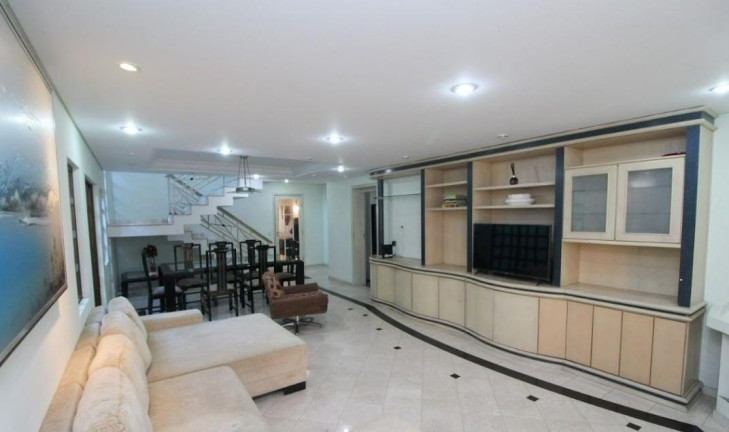 Imagem Casa com 5 Quartos à Venda, 618 m² em Jardim Das Américas - Curitiba