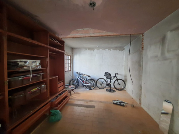 Imagem Casa com 7 Quartos à Venda, 300 m² em Campos Elíseos - Taubaté Imagem Casa com 7 Quartos à Venda, 300 m² em Campos Elíseos - Taubaté