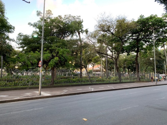 Imagem Imóvel com 4 Quartos à Venda, 250 m² em Campo Grande - Salvador Imagem Imóvel com 4 Quartos à Venda, 250 m² em Campo Grande - Salvador