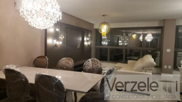 Imagem Apartamento com 4 Quartos para Temporada, 183 m² em Centro - Balneário Camboriú Imagem Apartamento com 4 Quartos para Temporada, 183 m² em Centro - Balneário Camboriú
