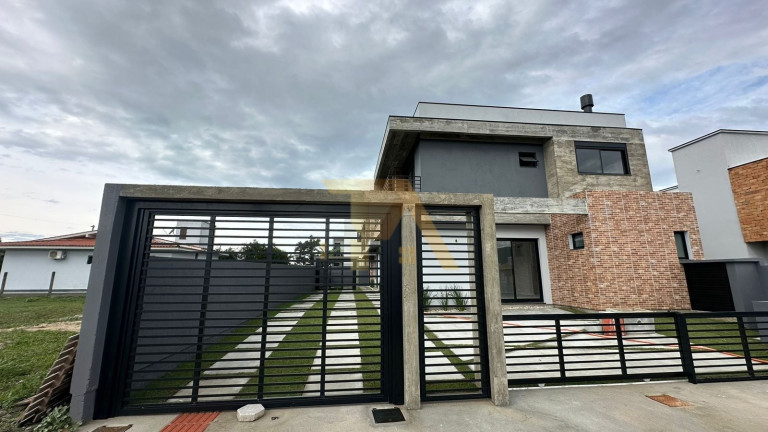 Imóvel com 2 Quartos à Venda,  em Campo Duna - Garopaba