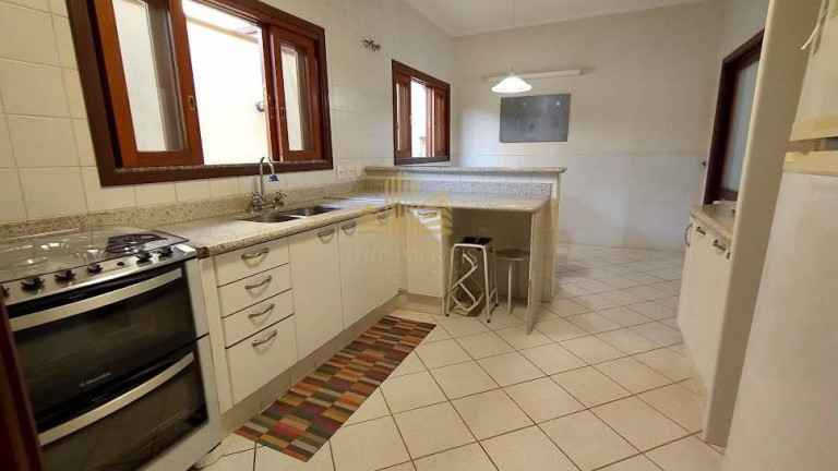 Imagem Casa com 3 Quartos à Venda, 281 m²