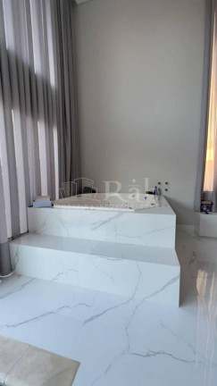 Imagem Apartamento com 3 Quartos à Venda, 245 m² em Santa Regina - Camboriú