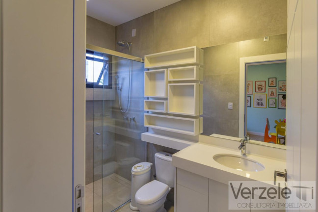 Imagem Casa com 4 Quartos à Venda, 390 m² em Centro - Camboriú Imagem Casa com 4 Quartos à Venda, 390 m² em Centro - Camboriú