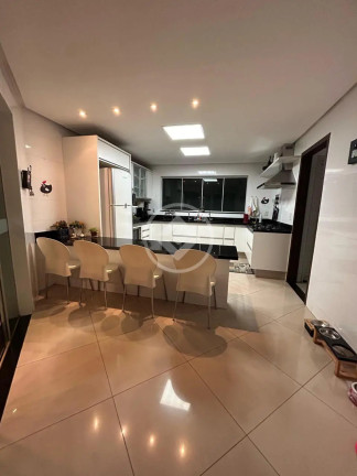 Imagem Casa com 4 Quartos à Venda, 450 m² em Residencial Granville - Goiânia Imagem Casa com 4 Quartos à Venda, 450 m² em Residencial Granville - Goiânia