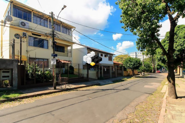 Imagem Casa com 7 Quartos à Venda, 330 m² em Nonoai - Porto Alegre Imagem Casa com 7 Quartos à Venda, 330 m² em Nonoai - Porto Alegre