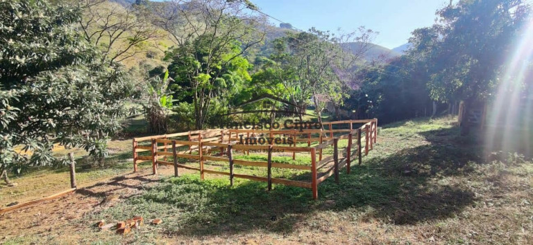 Imagem Imóvel com 2 Quartos à Venda, 84.700 m² em Coloninha - Guaratinguetá Imagem Imóvel com 2 Quartos à Venda, 84.700 m² em Coloninha - Guaratinguetá