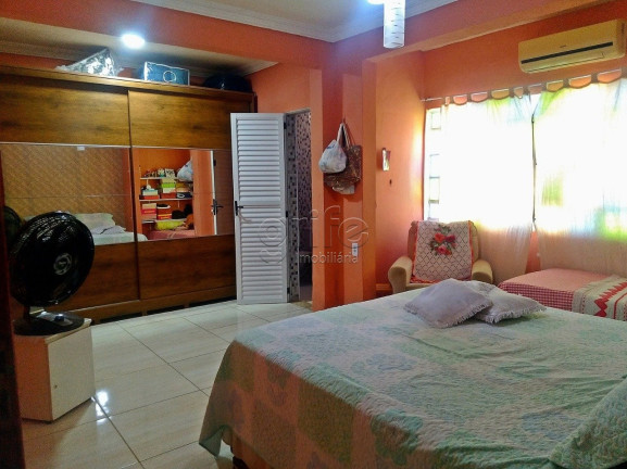 Imagem Casa com 5 Quartos à Venda, 289 m² em Montese - Fortaleza Imagem Casa com 5 Quartos à Venda, 289 m² em Montese - Fortaleza
