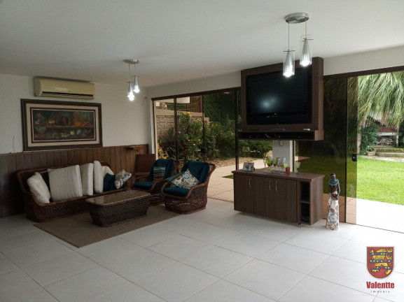 Imagem Casa com 6 Quartos à Venda,  em Coqueiros - Florianópolis