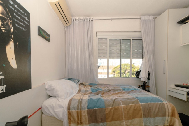 Imagem Apartamento com 1 Quarto à Venda, 30 m² em Centro Histórico - Porto Alegre Imagem Apartamento com 1 Quarto à Venda, 30 m² em Centro Histórico - Porto Alegre