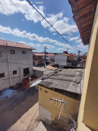 Imagem Apartamento com 2 Quartos à Venda, 52 m² em Araturi - Caucaia