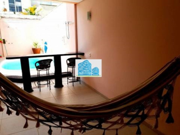 Imagem Casa com 4 Quartos à Venda, 250 m² em Alto Petrópolis - Porto Alegre Imagem Casa com 4 Quartos à Venda, 250 m² em Alto Petrópolis - Porto Alegre