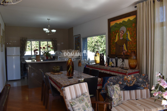 Imagem Casa com 3 Quartos à Venda, 164 m² em Região De Capivari - Campos Do Jordão