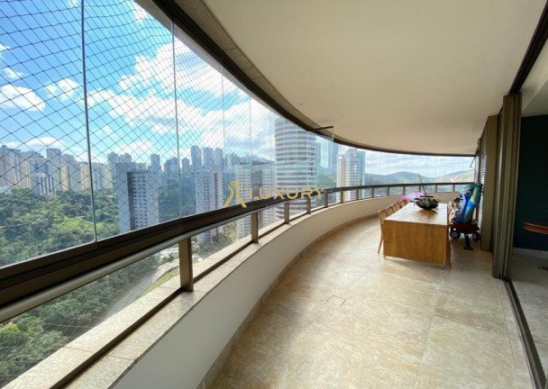 Imagem Imóvel com 4 Quartos à Venda, 244 m² em Vale Do Sereno - Nova Lima
