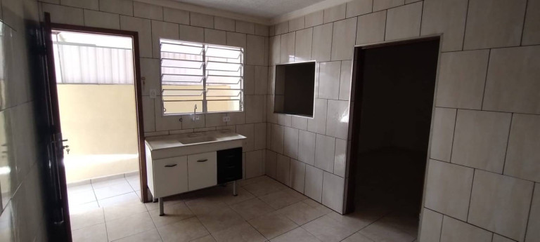 Imagem Casa com 1 Quarto para Alugar, em Jardim Dona Sinhá - São Paulo Imagem Casa com 1 Quarto para Alugar, em Jardim Dona Sinhá - São Paulo
