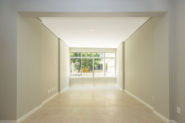 Imagem Imóvel com 3 Quartos à Venda, 129 m² em Copacabana - Rio De Janeiro Imagem Imóvel com 3 Quartos à Venda, 129 m² em Copacabana - Rio De Janeiro