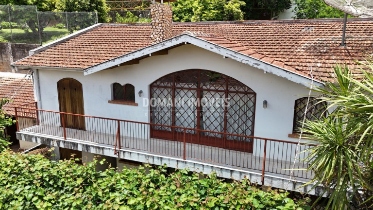 Imagem Casa com 3 Quartos à Venda, 280 m² em Região Da Abernéssia - Campos Do Jordão Imagem Casa com 3 Quartos à Venda, 280 m² em Região Da Abernéssia - Campos Do Jordão