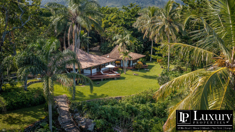 Casa de Condomínio com 4 Quartos à Venda,  em Centro - Ilhabela