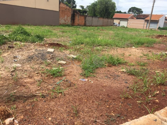 Terreno à Venda, 180 m² em Jardim Victório Antônio De Santi Ii - Araraquara
