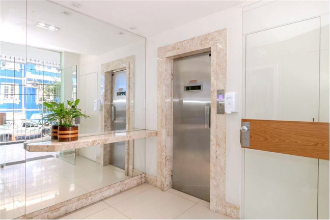 Imagem Apartamento com 4 Quartos à Venda, 147 m² em Independência - Porto Alegre Imagem Apartamento com 4 Quartos à Venda, 147 m² em Independência - Porto Alegre