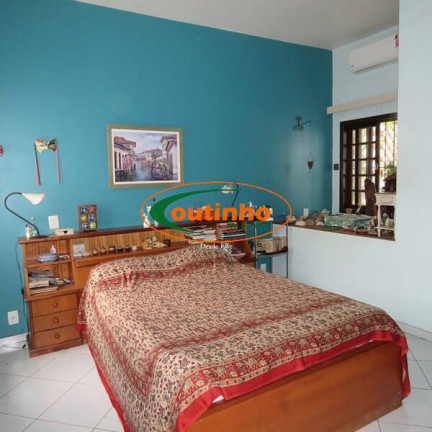 Imagem Casa com 5 Quartos à Venda, 275 m² em Grajaú - Rio De Janeiro Imagem Casa com 5 Quartos à Venda, 275 m² em Grajaú - Rio De Janeiro