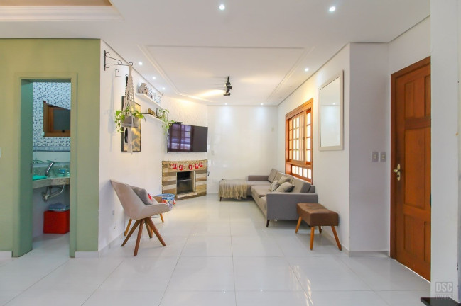 Imagem Casa com 3 Quartos à Venda, 210 m² em Hípica - Porto Alegre Imagem Casa com 3 Quartos à Venda, 210 m² em Hípica - Porto Alegre